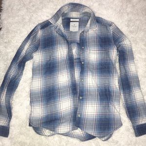BLUE/RED FLANNEL BUTTON UP SHIRT